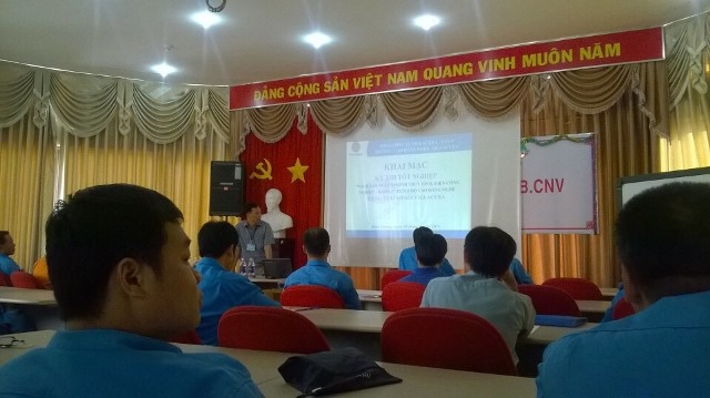 Trường Cao đẳng nghề Viglacera tổ chức thi tốt nghiệp Cao đẳng nghề: Sản xuất gốm sứ xây dựng; Sản xuất sản phẩm kính thuỷ tinh và Điện công nghiệp. Trung cấp nghề: Sản xuất gốm sứ xây dựng và Điện công nghiệp